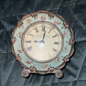 Vintage look small metal clock